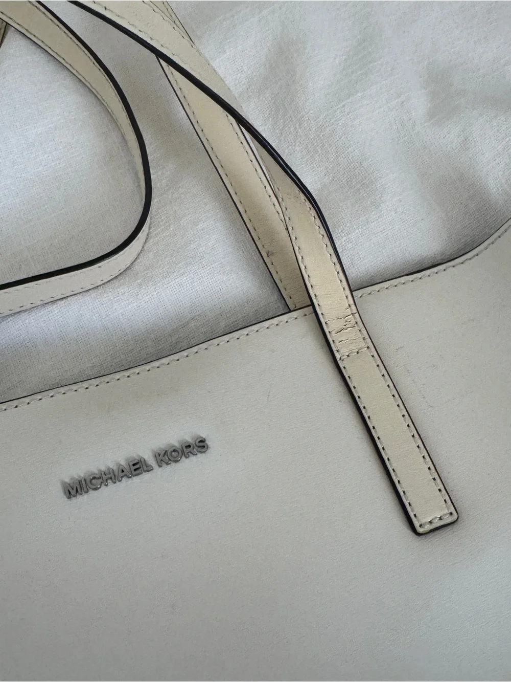 Preowned Vintage Michael Kors Emry Large Leather Tote Optic White 30t6se4t71